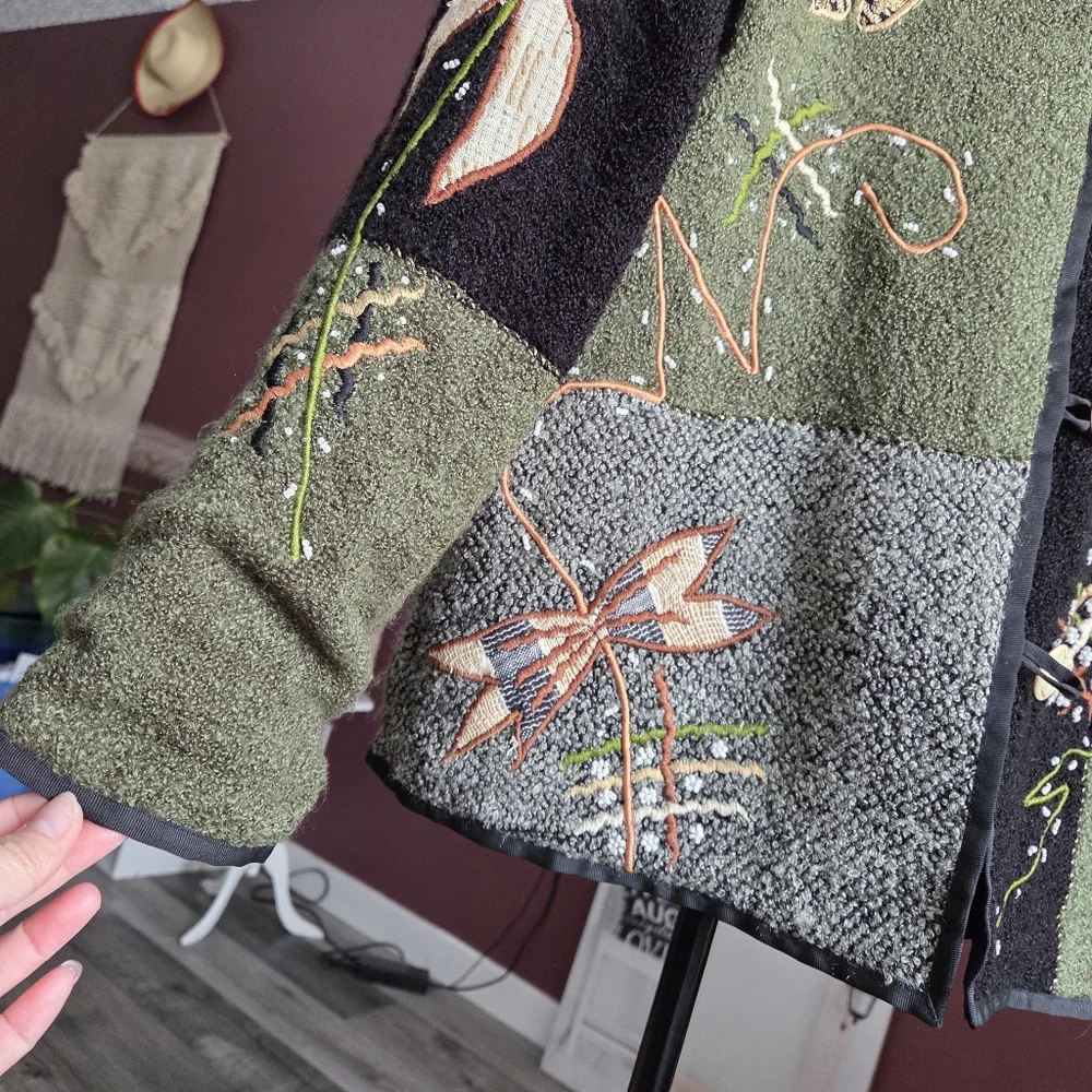 Vintage Embroidered Patchwork Jacket Boho Artsy Streetwear Textured Statement - Picture 4 of 9